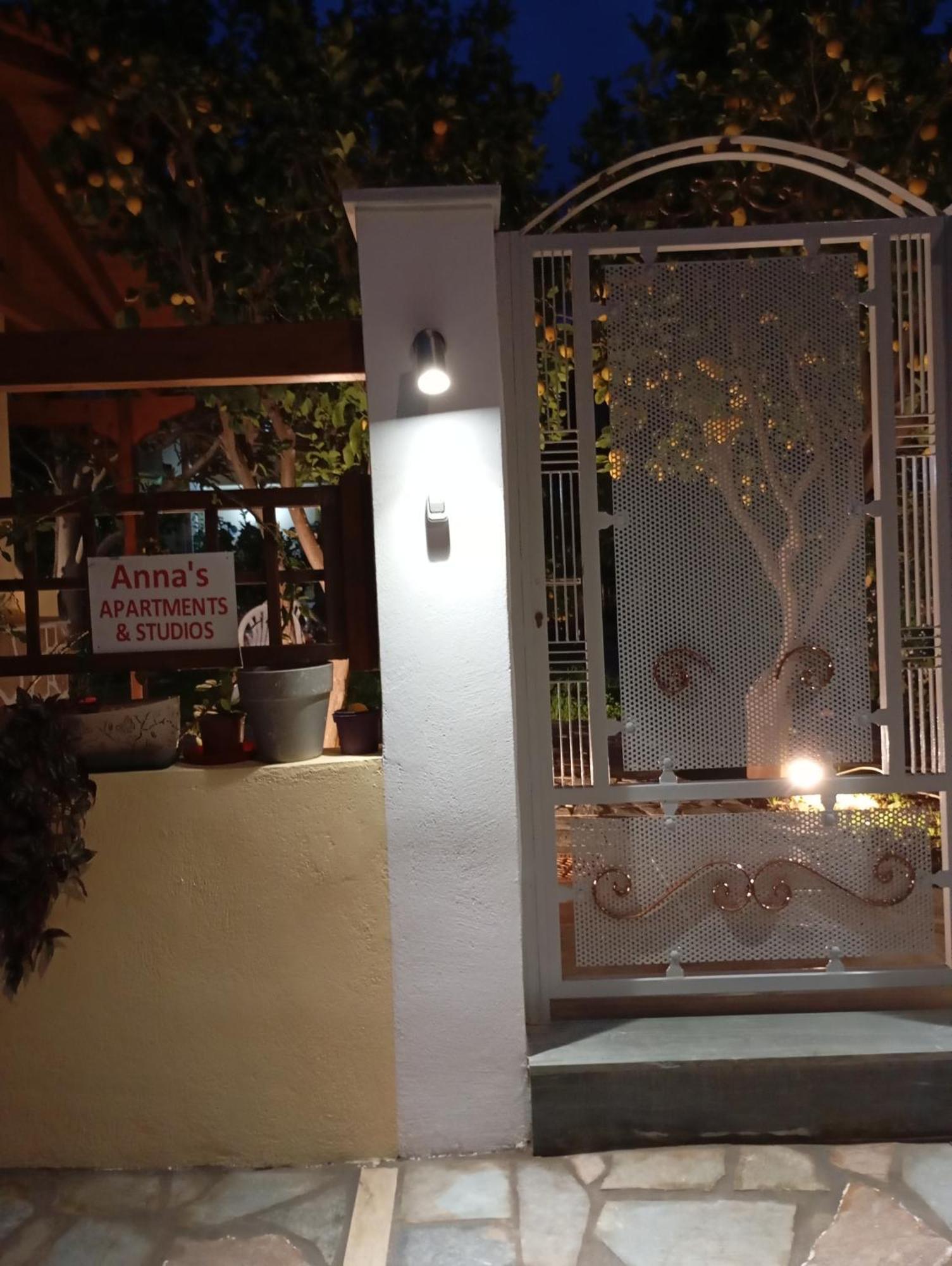 Anna'S Apartment And Studio Artemida  Exterior photo